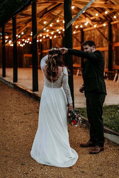 Countryside wedding at Silchester Farm with colourful flowers, couple portraits and natural styling for autumnal wedding.