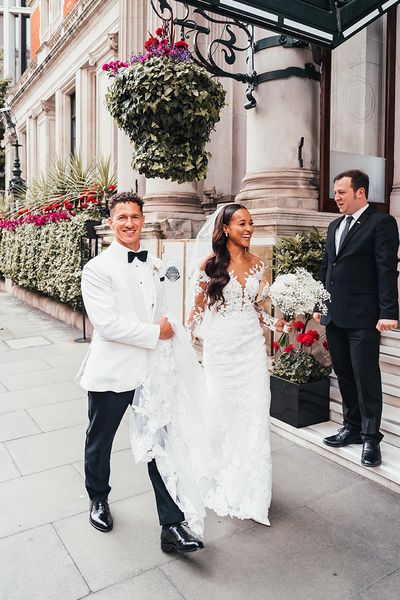 fitzrovia-chapel-london-wedding-with-all-white-wedding-outfits