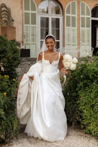 bride-wearing-classic-hollywood-glamour-suzanne-neville-wedding-dress-at-fench-riviera