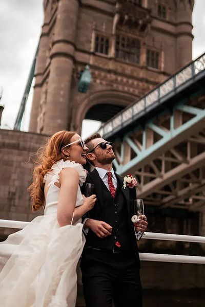 london-city-elopemement-with-couple-at-tower-bridge