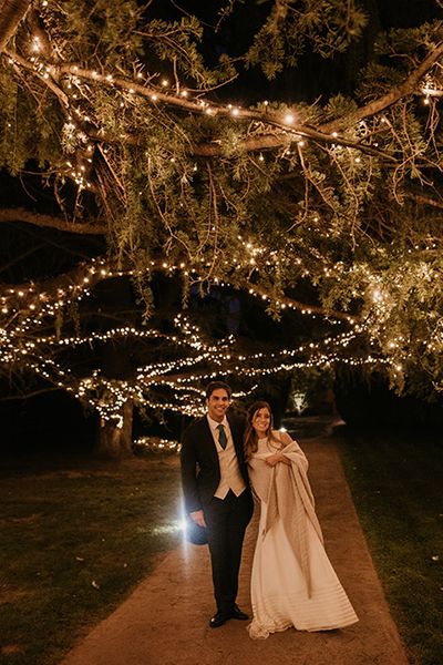 Authentic Spanish Wedding at Masia Ribas, Barcelona | Simple & Elegant Teresa Helbig Wedding Dress | Gold Wedding Shoes | Sara Lobla Photography