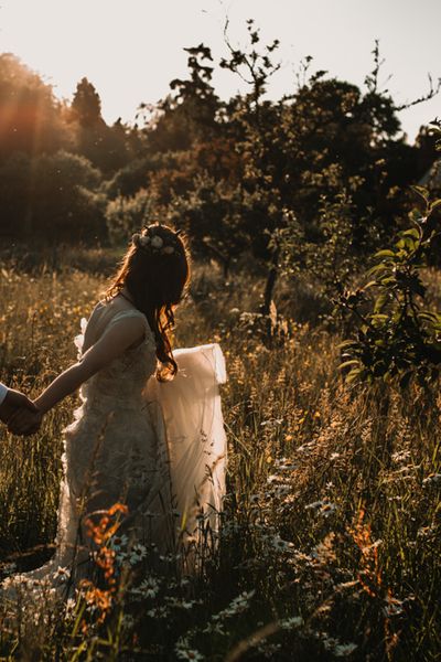 Pre-Raphaelite Mood Wedding at Hever Castle in Kent | Appliqué Flowers Yolan Cris ‘Espino’ Wedding Dress | Rewritten Bridesmaids | Choccywoccydoodah Cake | Carla Blain Photography