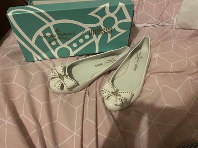 4922 65971b80 c0bd 40c5 9b13 2388a1abd111