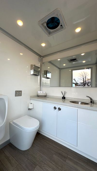 Stuga Luxury Toilet Hire