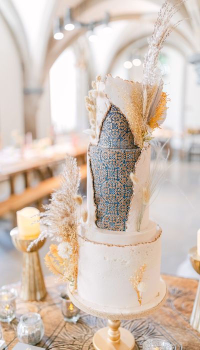 Cake Design by Holly Miller