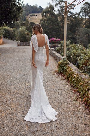 16535 finley dress with train