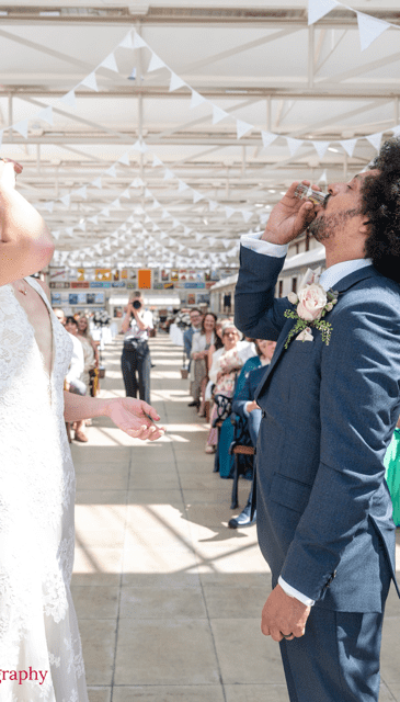 Sunflower Ceremonies : Wedding Celebrant