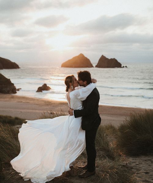 Cornwall wedding venue with beach setting