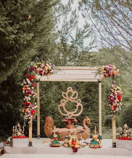 Outdoor Hindu marriage ceremony at Domaine de Blanche Fleur in Provence with fruit centrepieces & several outfit changes by Soozana Pvan 