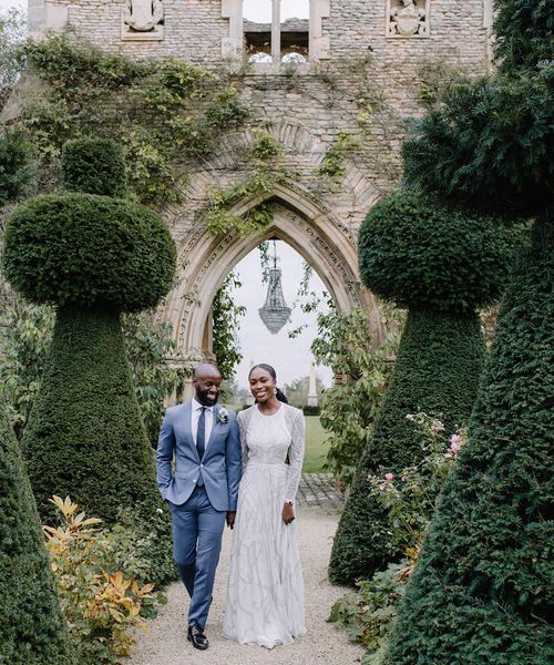 Couple have a stunning wedding for under 5k!