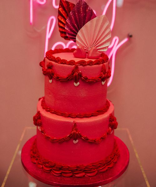 Viva magenta wedding cake showing off the Pantone Color of the Year 2023