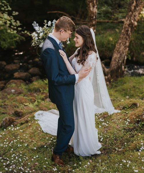 Badgers Holt wedding in Dartmoor with blue wedding theme.