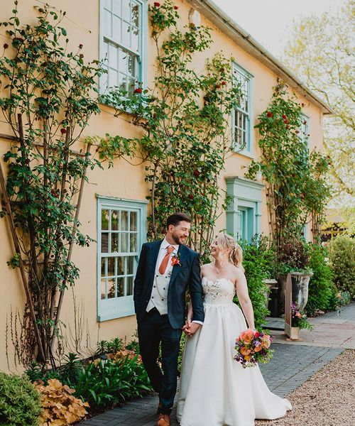 amy-tom-south-farm-wedding-with-traditional-rustic-styling