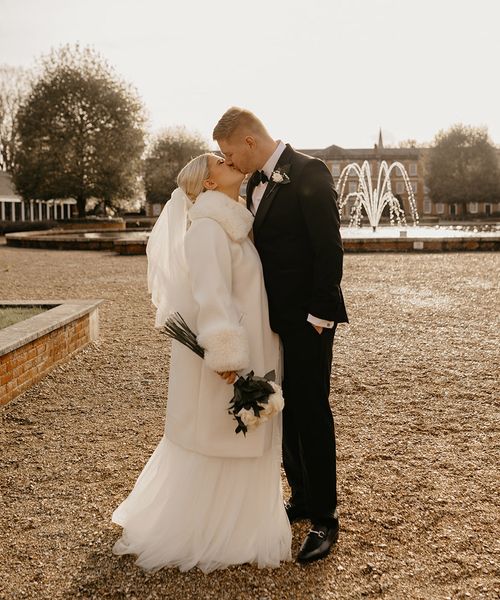 winter-registry-office-wedding-in-winchester