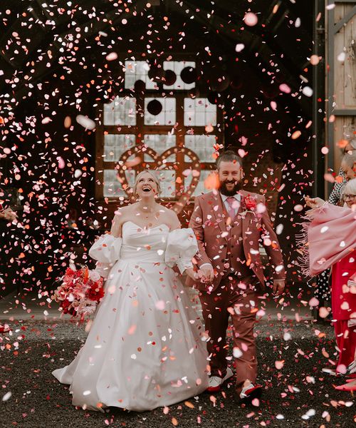 emma-greg-giraffe-shed-valentines-wedding
