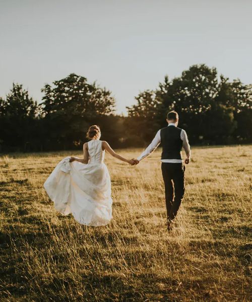 bride-and-groom-at-golden-hour-on-weekday-wedding