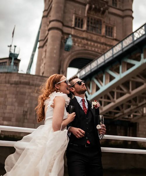 london-city-elopemement-with-couple-at-tower-bridge