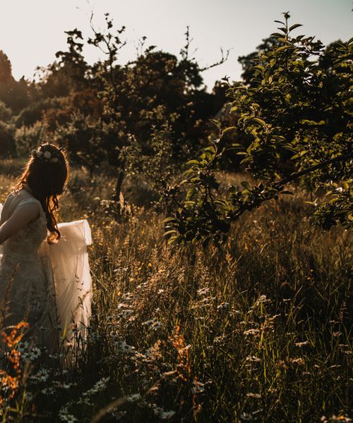 Pre-Raphaelite Mood Wedding at Hever Castle in Kent | Appliqué Flowers Yolan Cris ‘Espino’ Wedding Dress | Rewritten Bridesmaids | Choccywoccydoodah Cake | Carla Blain Photography