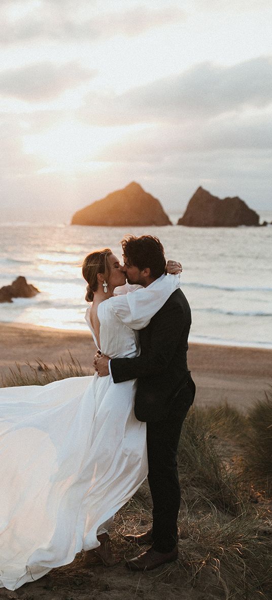 Cornwall wedding venue with beach setting