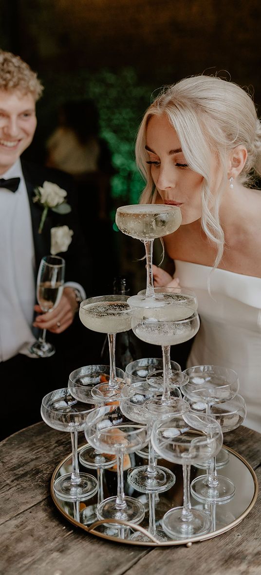 Champagne Tower wedding guide and inspiration