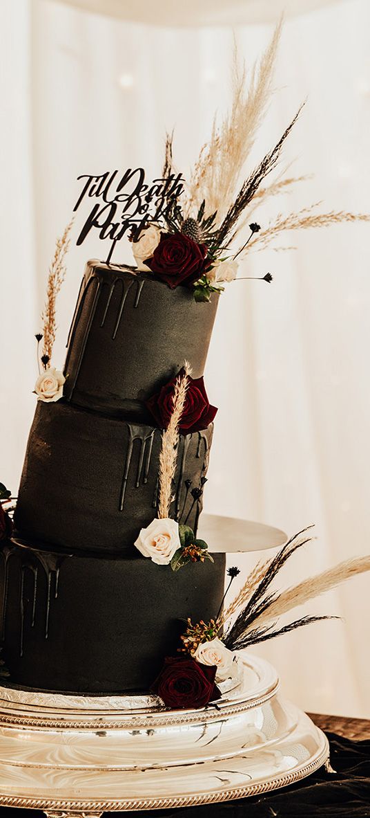 Black wedding cake for modern Gothic wedding