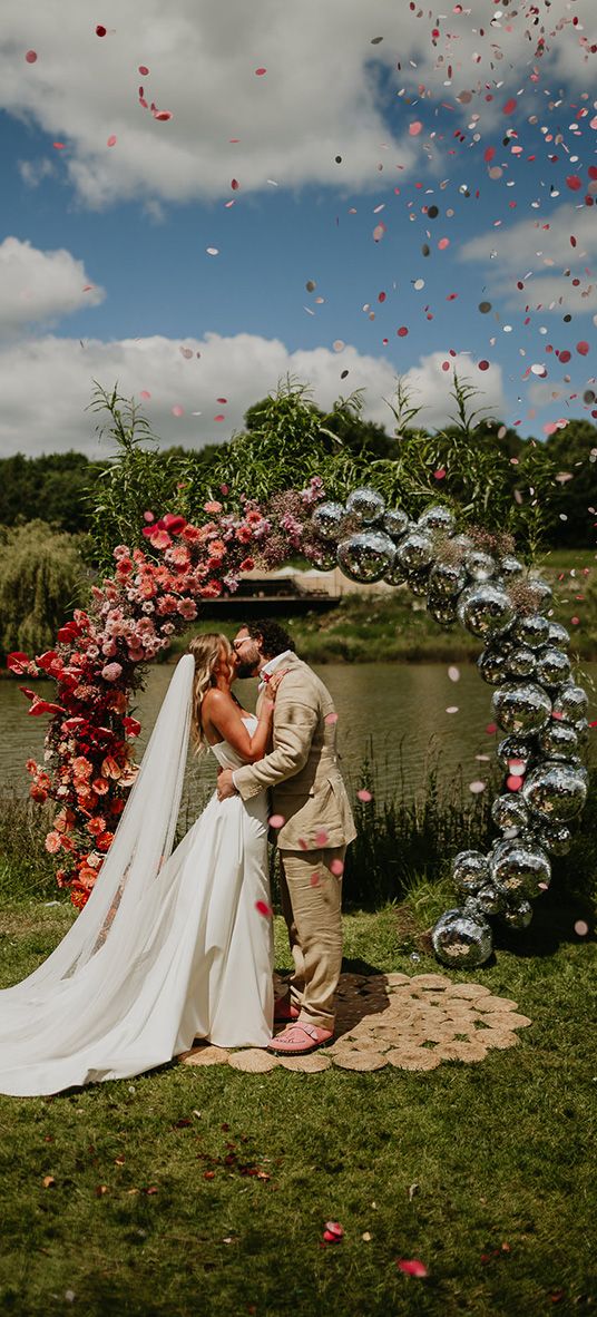 pink-disco-festival-wedding-at-hadsham-farm