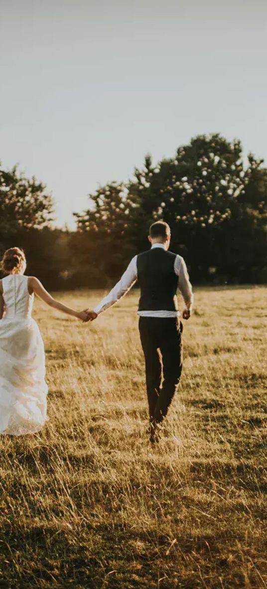 bride-and-groom-at-golden-hour-on-weekday-wedding