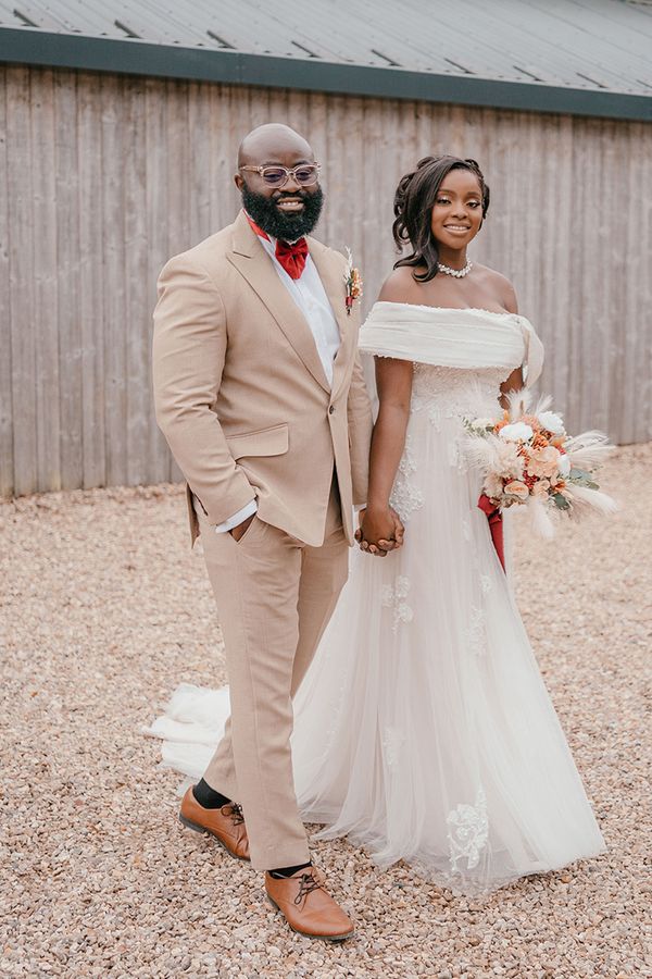 elizabeth-nanye-hidden-river-cabins-wedding