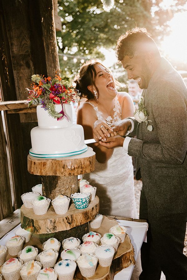 sarah-daniel-boatmere-barns-wedding