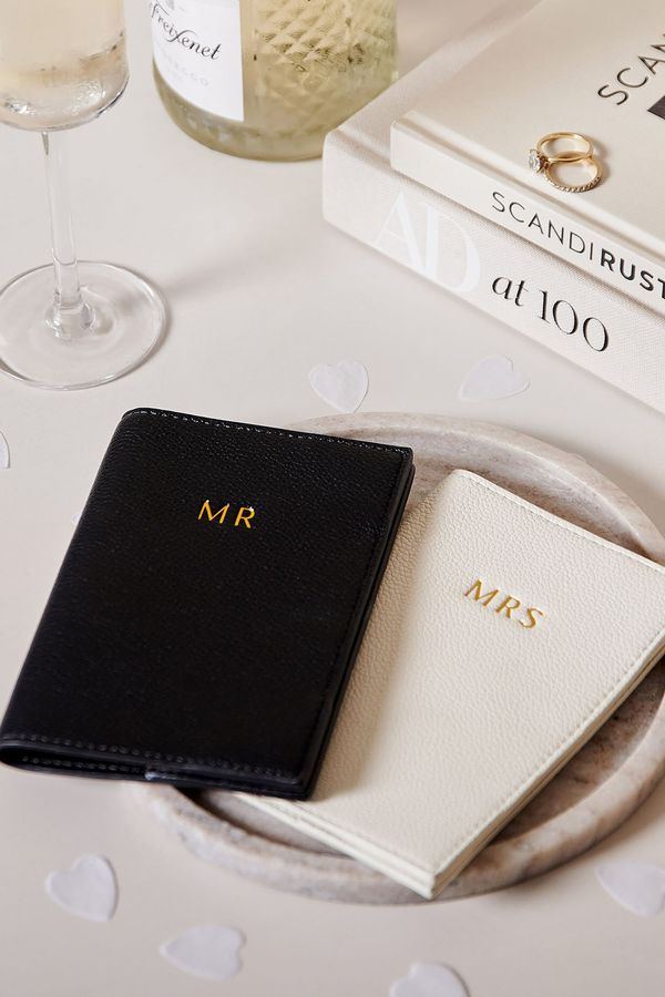 Mr and Mrs matching black and white passport case gift set from Katie Loxton