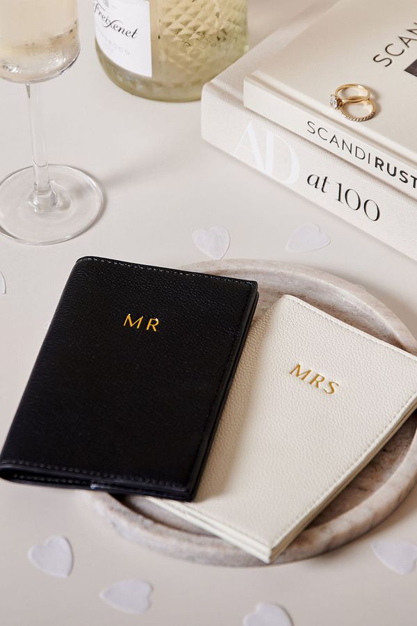 Mr and Mrs matching black and white passport case gift set from Katie Loxton