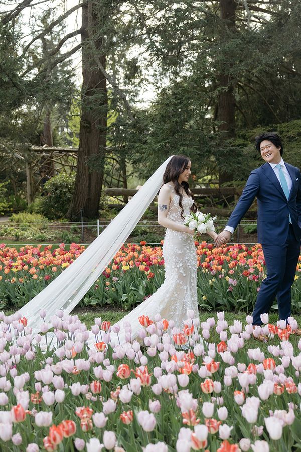 dedania chris tulip garden spring wedding 