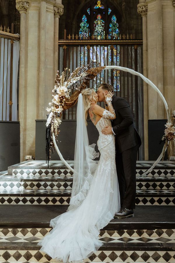 Siân & Tom's Timeless Gothic Vibe Wedding at The Landmark