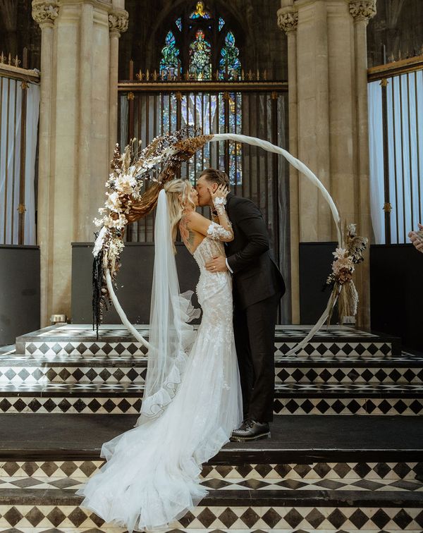 Siân & Tom's Timeless Gothic Vibe Wedding at The Landmark