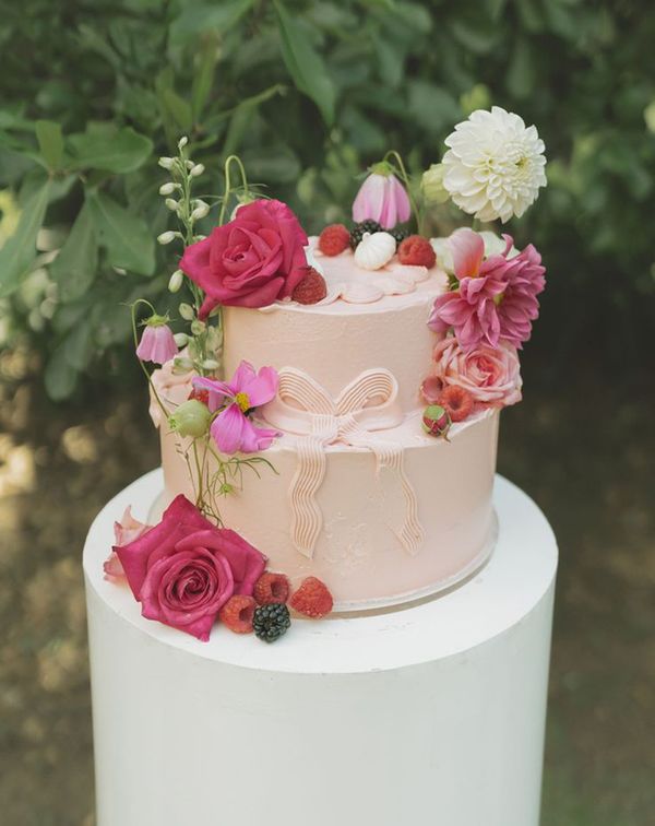 spring wedding cakes ideas and inspiration