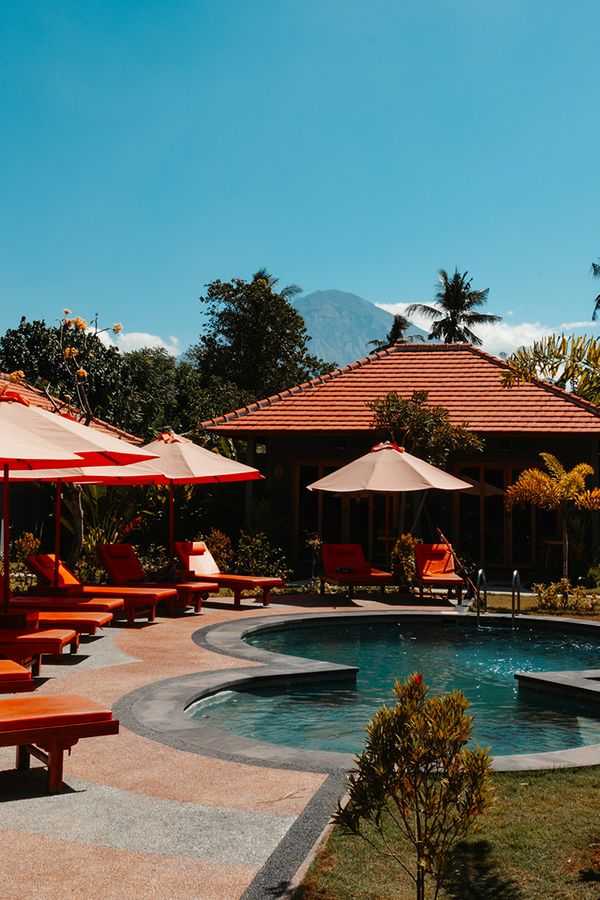 Win £250 Towards Your Honeymoon and £250 Worth of Wedding Gifts From Prezola