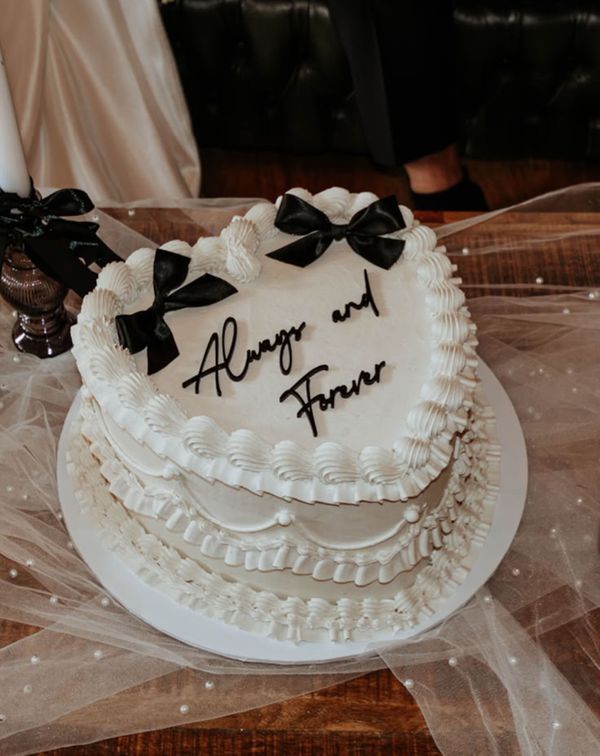 monochrome-black-and-white-wedding-theme