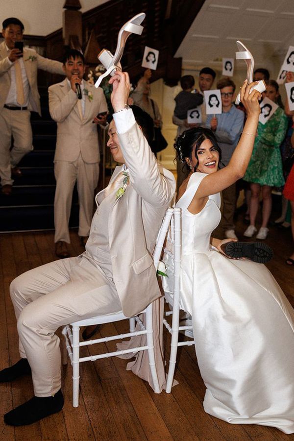 bride and groom play mr and mrs quiz game