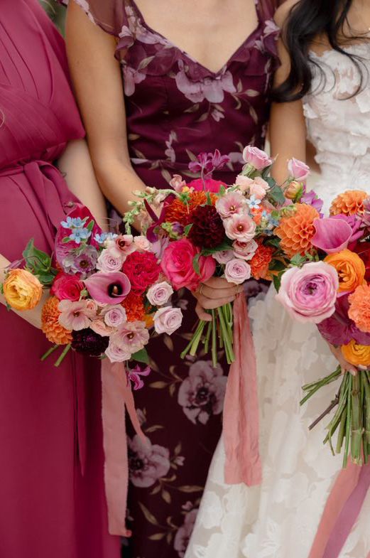 Pink and orange bridal flowers by Frances McMahon Photography. 