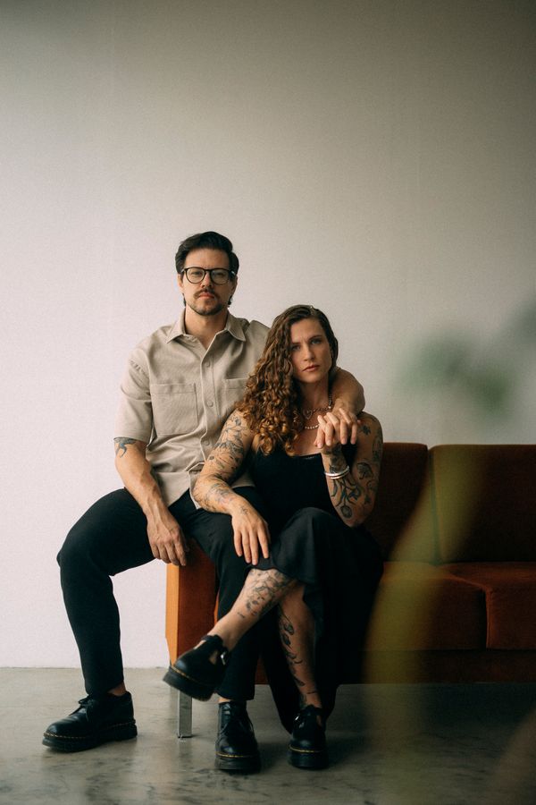 Since we started, we've had the opportunity to meet people and places that we'll take as inspiration for the rest of our lives, and the realization comes in the delivery of each job, through the happiness of each couple when watching their video.