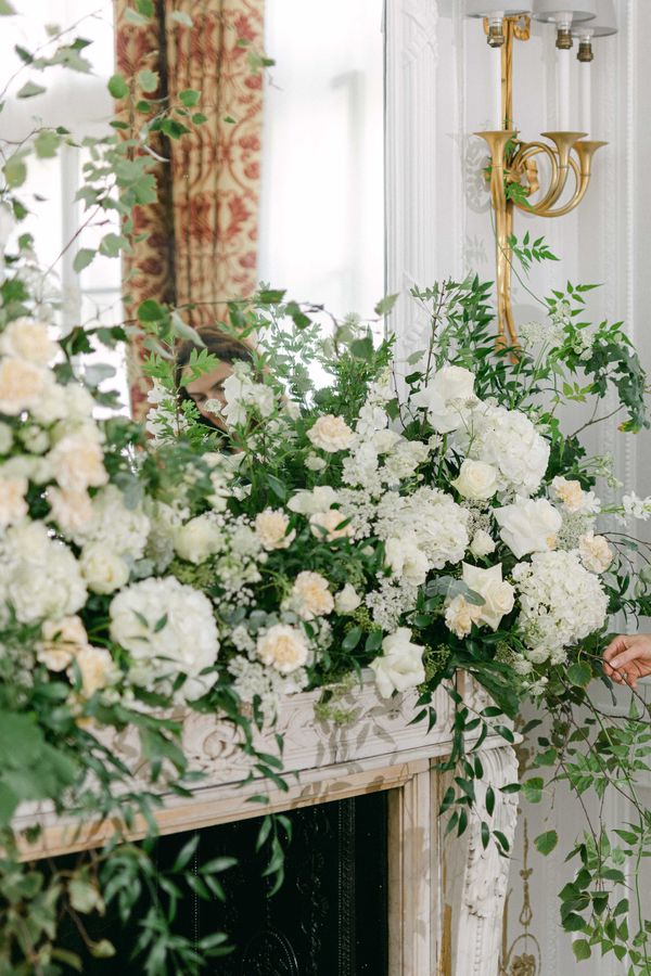 Every bloom and detail curated to create a moment that feels both luxurious and heartfelt. Photo by @motayoweddings