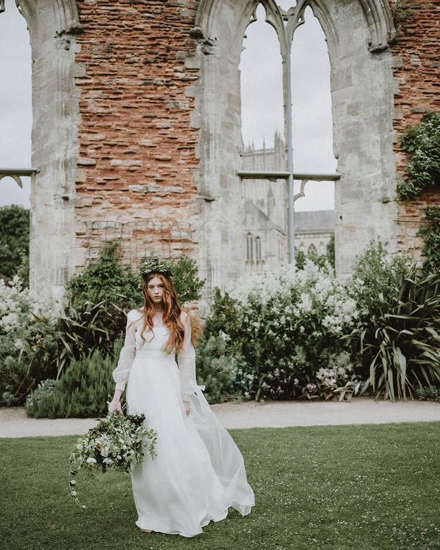 romantic wedding inspiration at Bishop's Palace Wells, Somerset