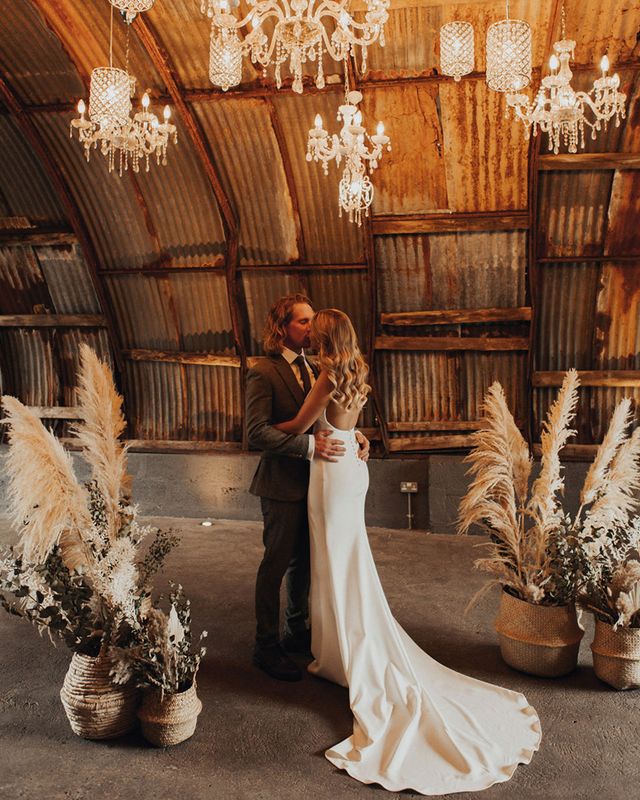 anran devon wedding with chandeliers