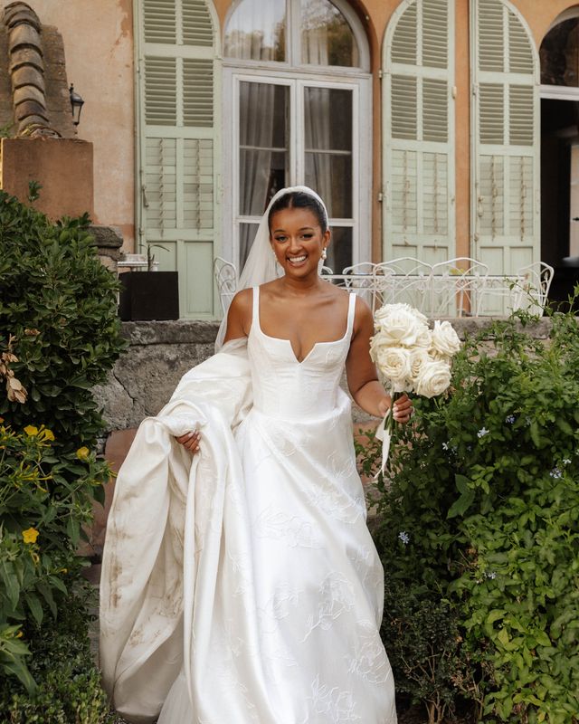 bride-wearing-classic-hollywood-glamour-suzanne-neville-wedding-dress-at-fench-riviera