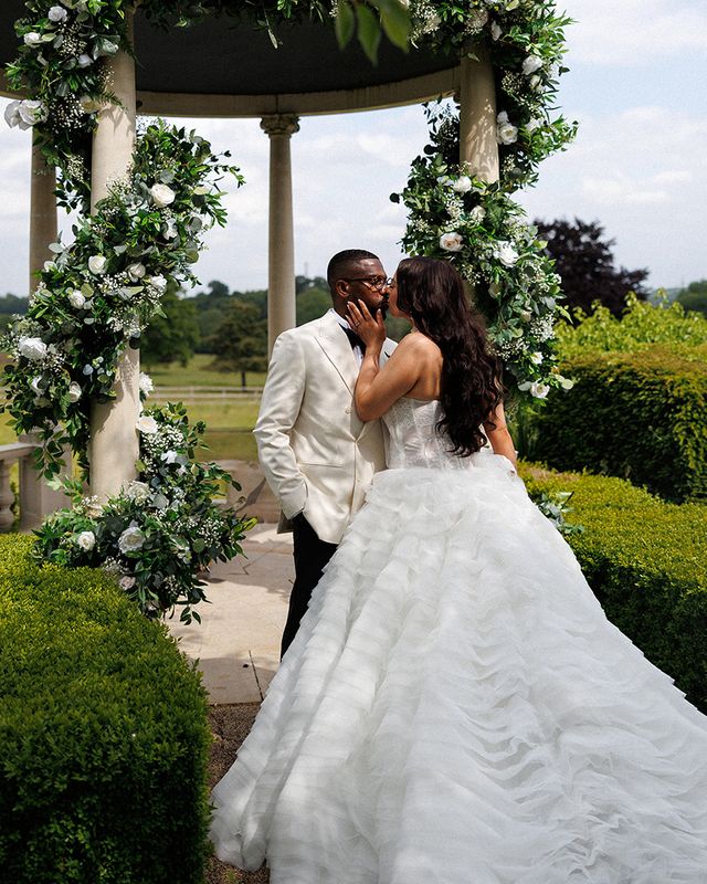 rebecca-mick-froyle-park-wedding