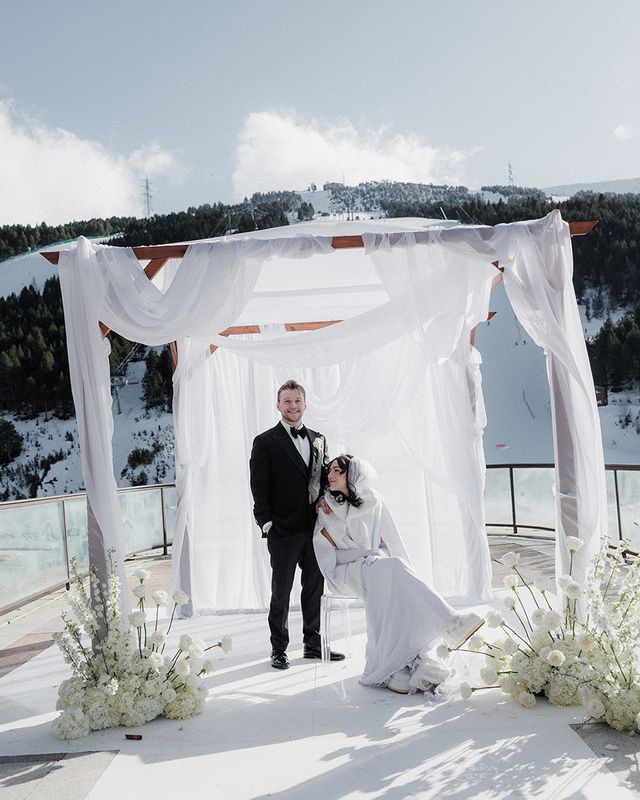 Manuela & Josh's 90s Après-Ski Glamour Wedding in Andorra
