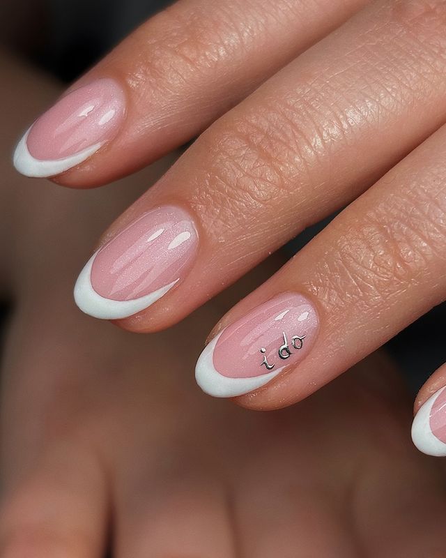 wedding-nails-by-season-white-floral-nail-art