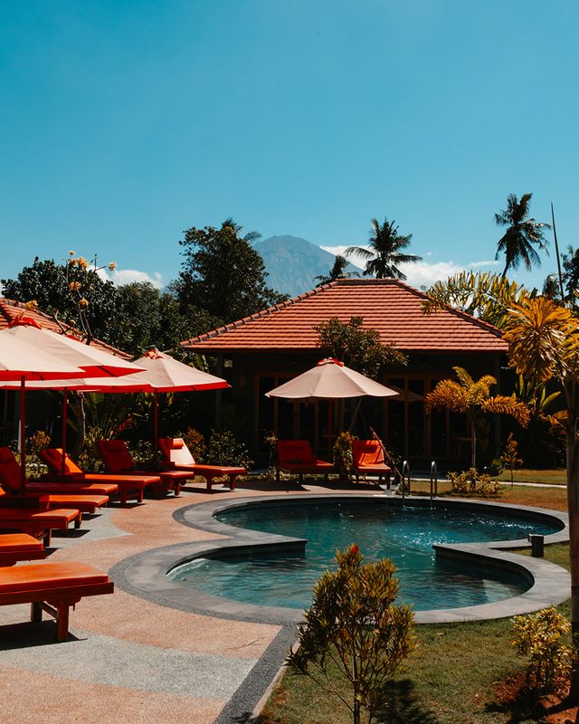 Win £250 Towards Your Honeymoon and £250 Worth of Wedding Gifts From Prezola