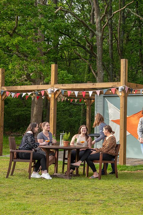 solent-spa-and-hotel-outdoor-bar-area