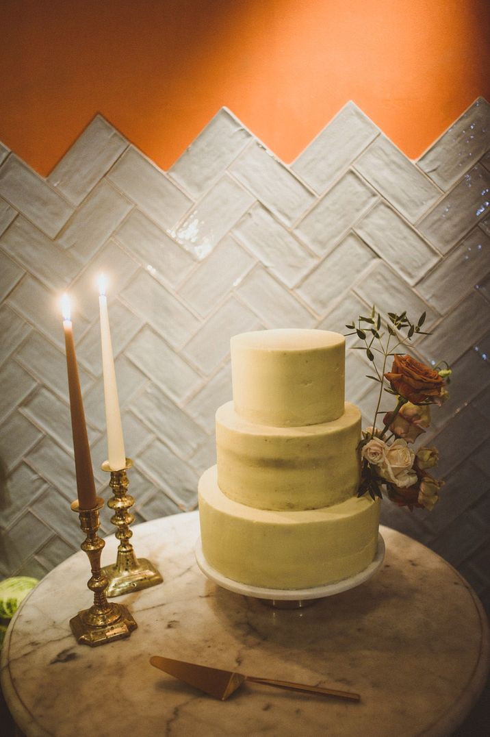 minimalistic simple three tier wedding cake